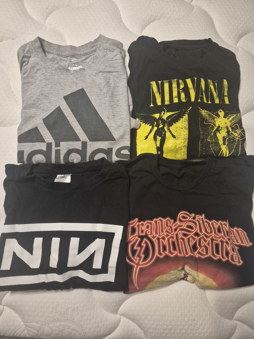 Mens 4 T-shirt Bundle Lg